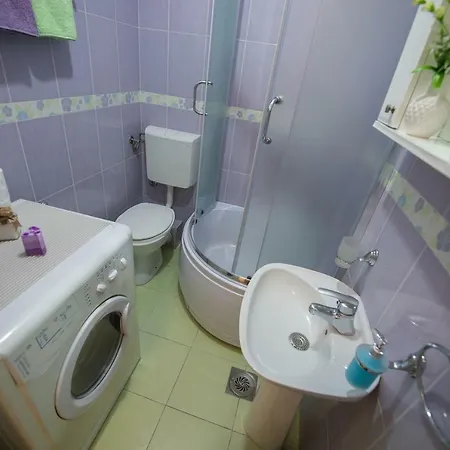 Stella Modern * Νόβι Σαντ