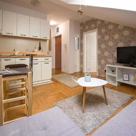 Stella Modern Νόβι Σαντ